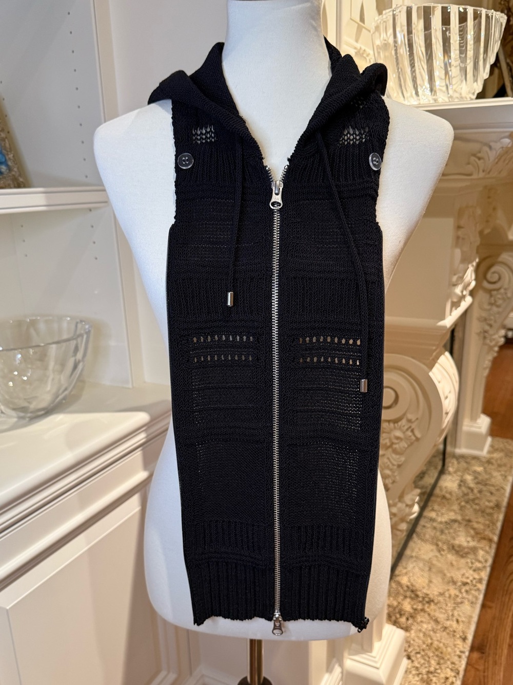 Veronica Beard black knit hoodie Dickey insert one size fits jackets size 00-14